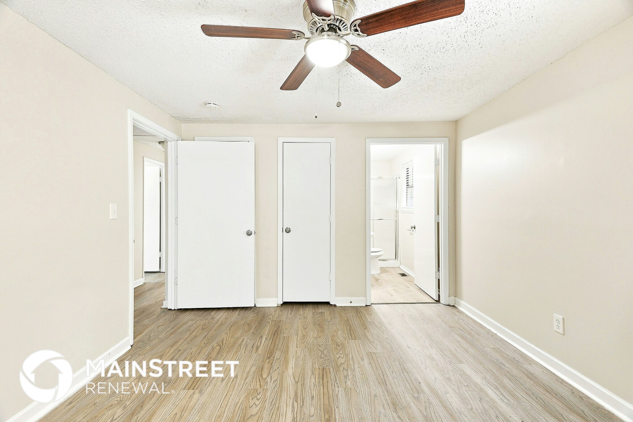 Building Photo - 5057 Oak Leaf Cir