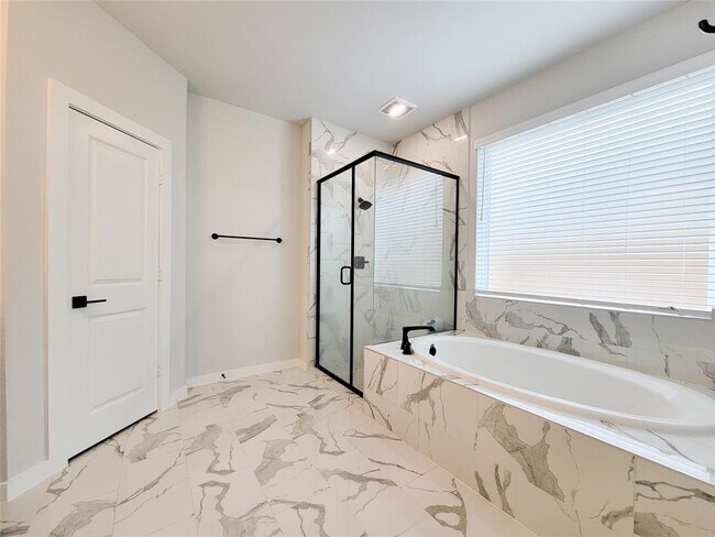 Building Photo - 31526 Beacon Cove Trl