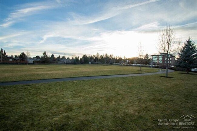 Building Photo - 2948 NE Conners Ave