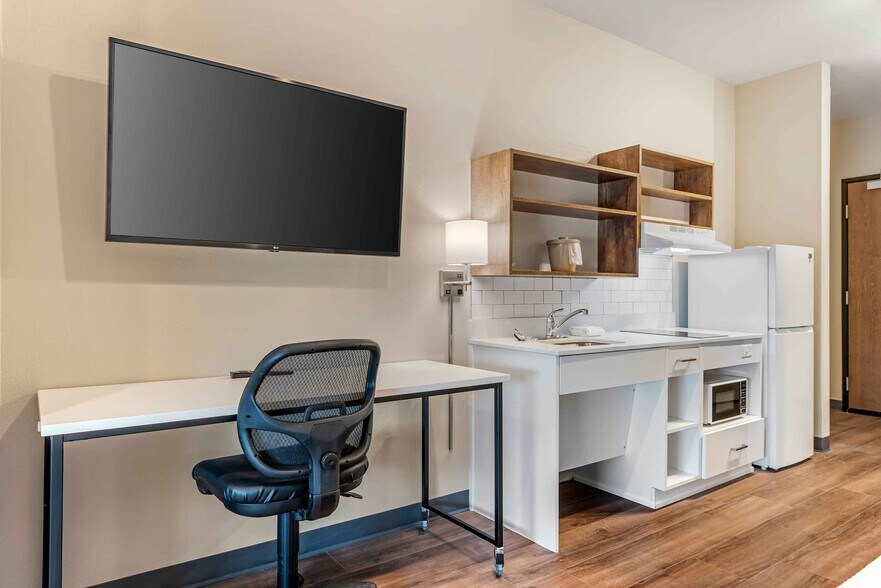 Building Photo - Furnished Studio-Kyle