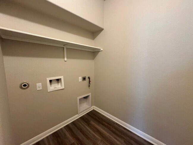 Building Photo - 120 Kingfisher Ln