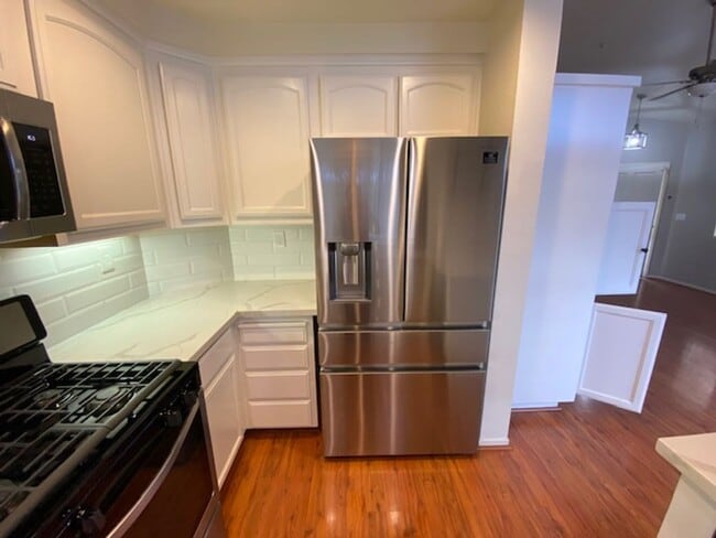 Building Photo - LAS PALMAS II 3 BED/ 2 BATH HOUSE FOR RENT