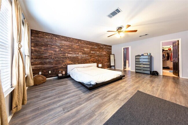 Building Photo - 1910 Ruthie Run