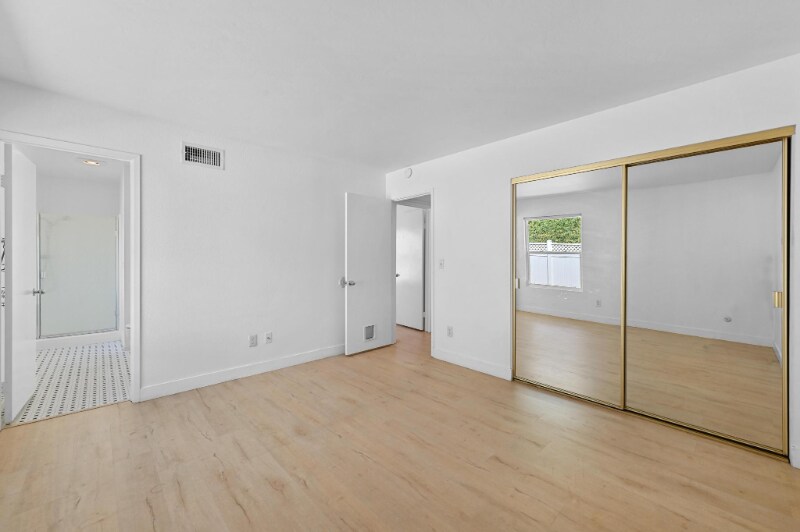 Building Photo - 9908 Knollview Dr
