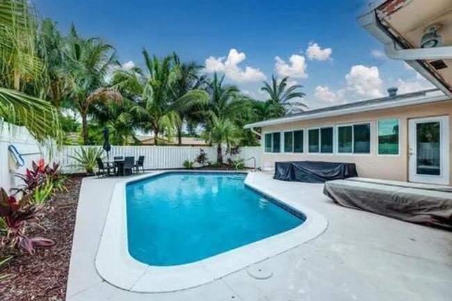 Building Photo - 3170 NW 68th Ct