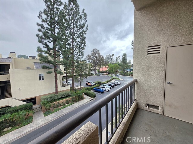 Building Photo - 5545 Canoga Ave