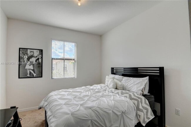 Building Photo - 1071 NW 33rd Ct