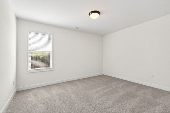 Building Photo - Modern and Charming 3-Bedroom Cul-de-Sac Home in Clayton!