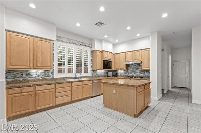 Building Photo - 425 Pinnacle Heights Ln