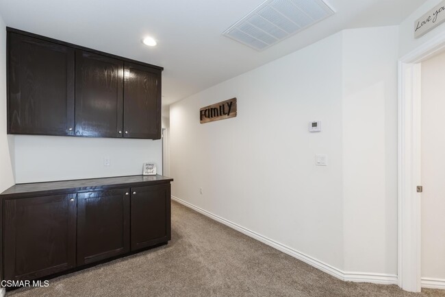 Building Photo - 327 Newbury Vista Ln