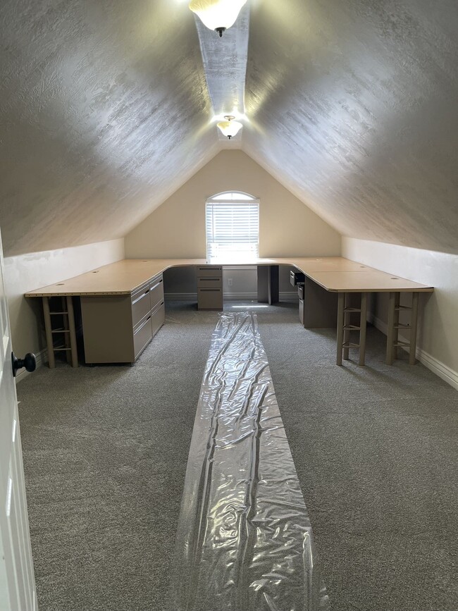 Building Photo - 868 N 1400 E