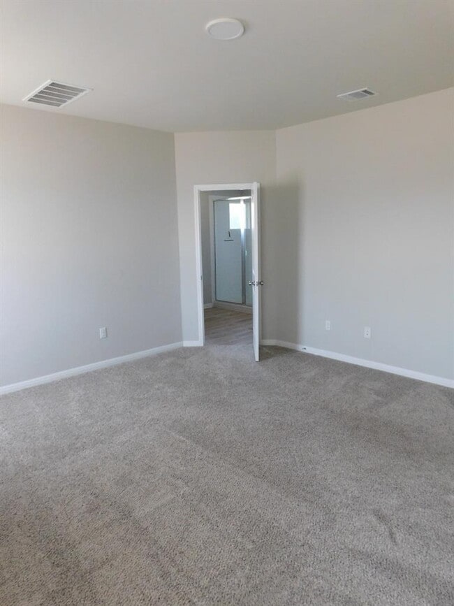 Building Photo - 104 Royal Palm Way
