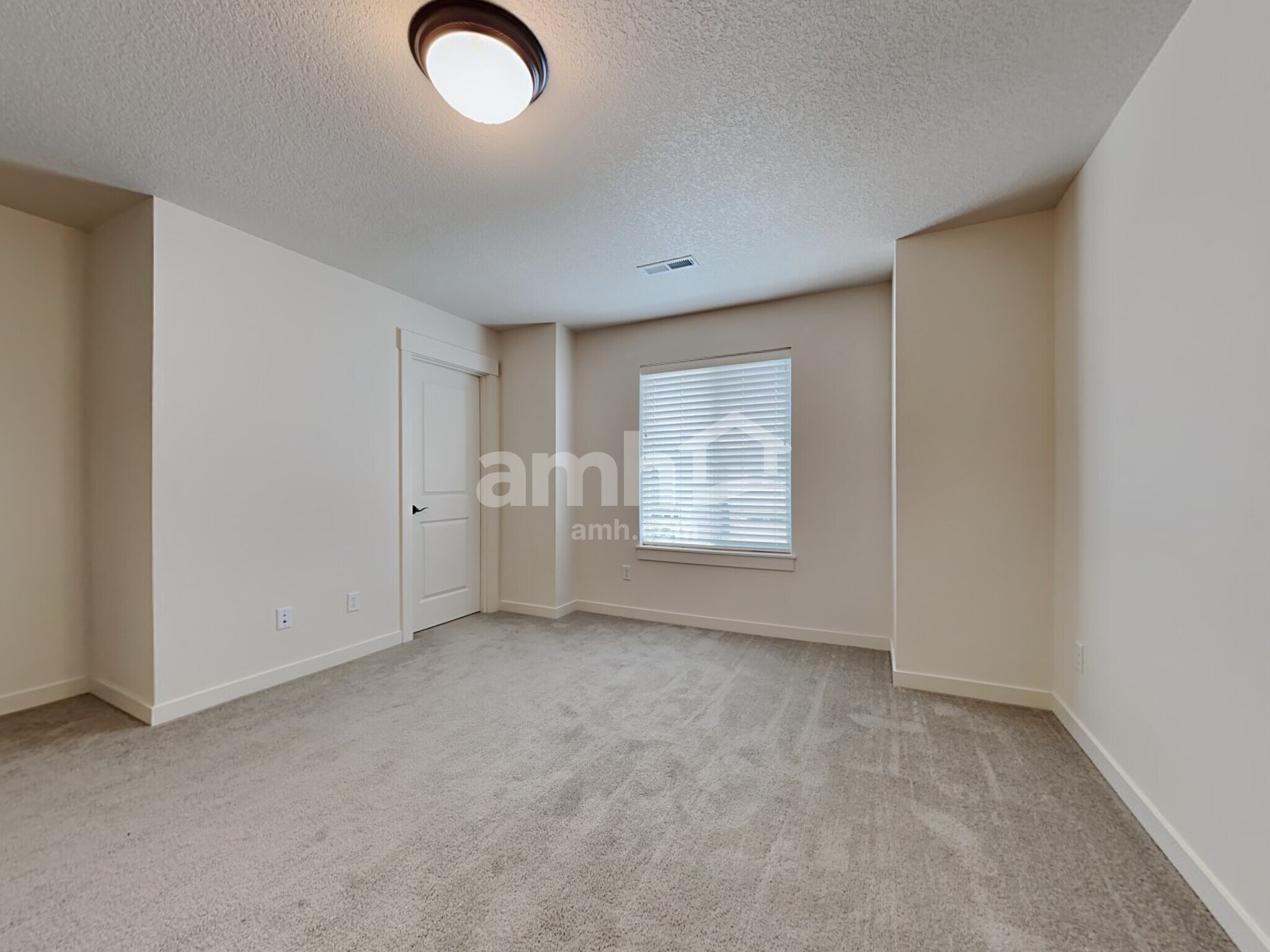 Building Photo - 7029 S 11th St