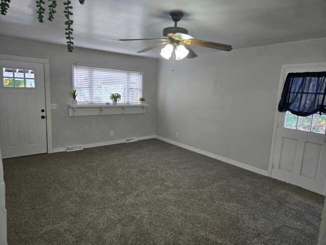 Building Photo - 1062 Aquetuck Rd