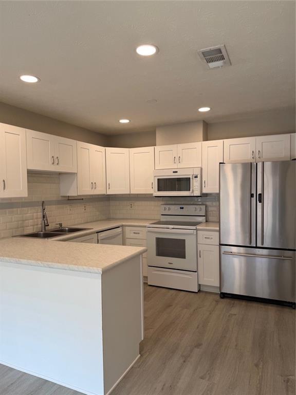 Building Photo - 504 Plymouth Ln