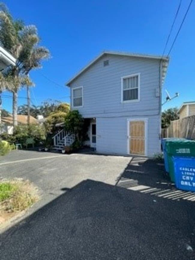 Building Photo - 1220 Morro Ave