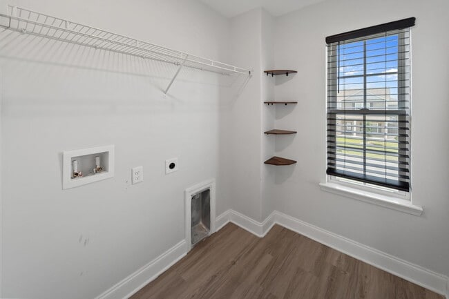 Building Photo - Spacious 5-Bedroom Home in The Palms at New Hampstead with Office & Screened Porch