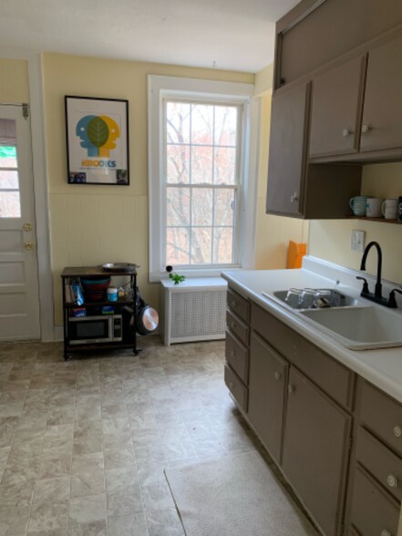 Building Photo - 12 Woodbridge St