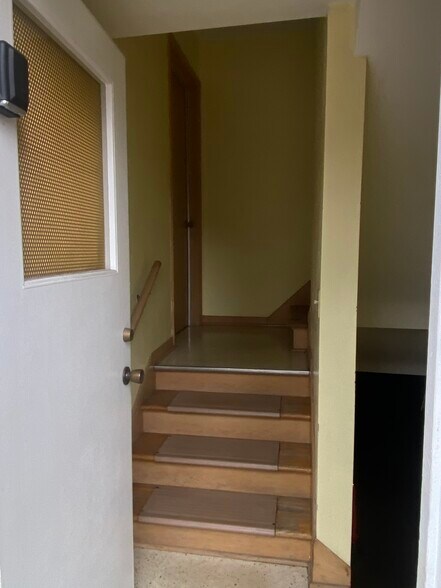 Building Photo - 3712 Douglas Rd