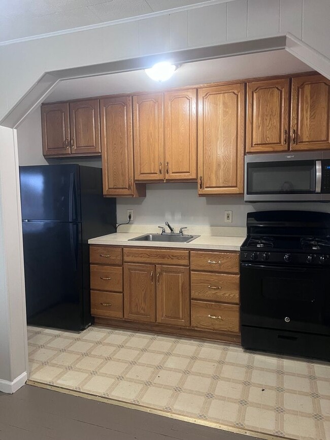 Building Photo - Cozy 2-Bedroom Home Available Now