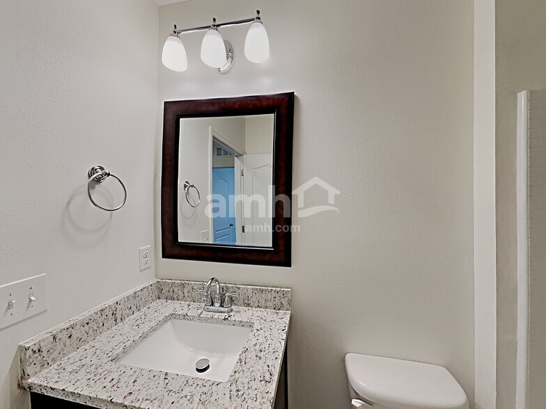 Building Photo - 3223 Magnolia Meadows Dr