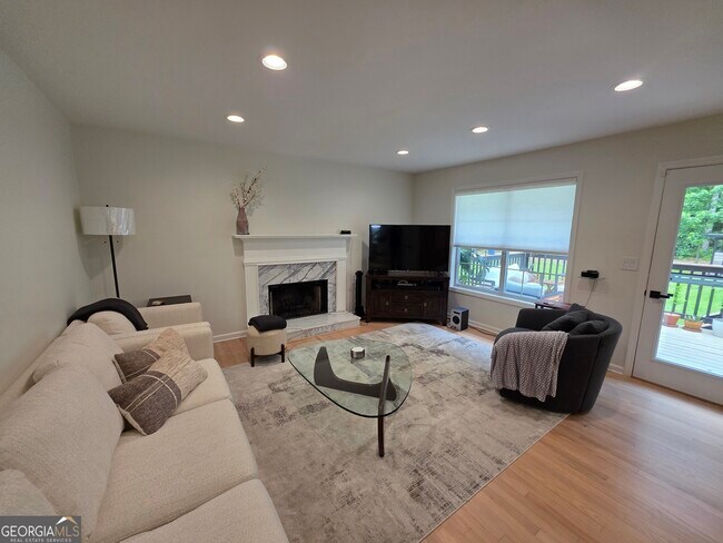 Building Photo - 100 Bedford Forrest Dr