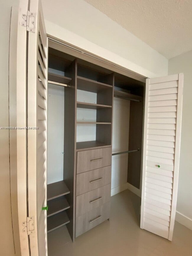 Building Photo - 5261 SW 154th Pl