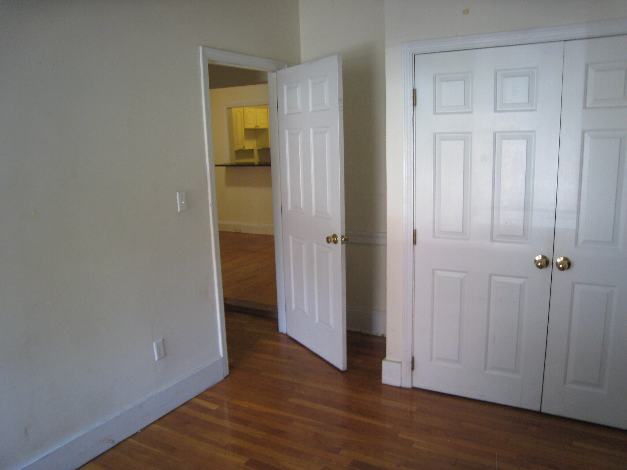 Building Photo - 54 Egmont St