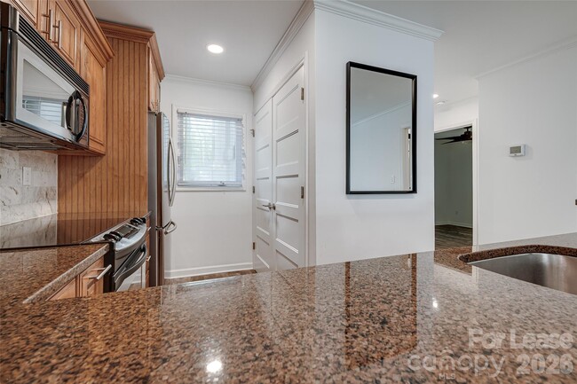 Building Photo - 646 Portside Dr