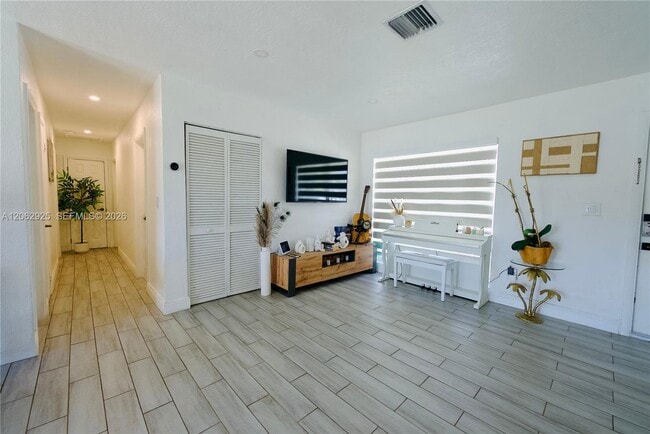 Building Photo - 14515 SW 105th Ct
