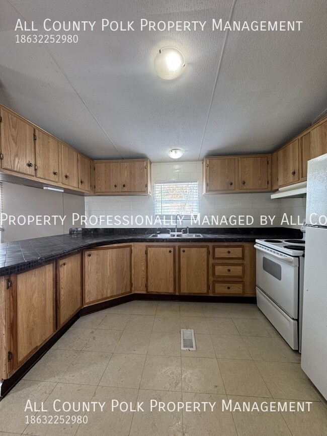 Building Photo - North Lakeland 2-Bedroom Mobile Home For Rent