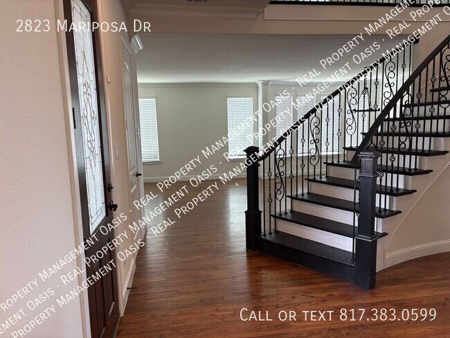 Building Photo - 2823 Mariposa Dr