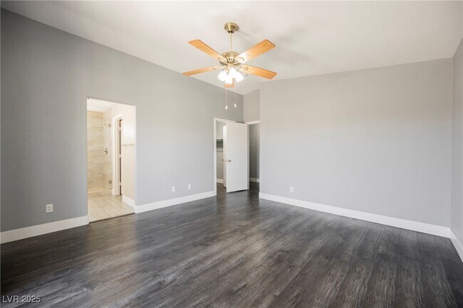 Building Photo - 138 Cam Capri