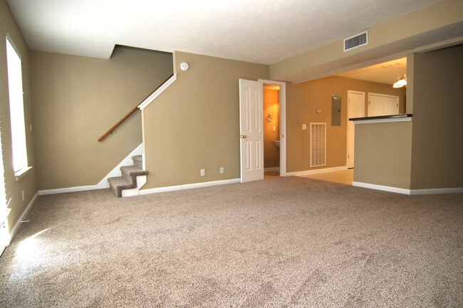 Building Photo - 323 Shoshone Pl