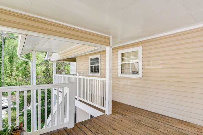 Building Photo - 1210 Augusta Dr