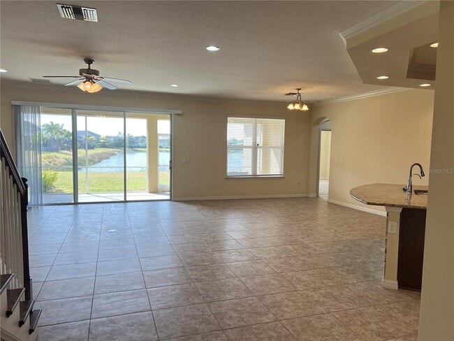 Building Photo - 5753 Hydrangea Cir