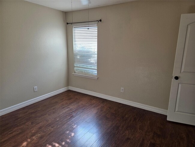 Building Photo - 208 Rock Hound Ln
