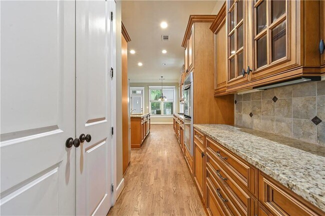 Building Photo - 4522 Gateway Ct