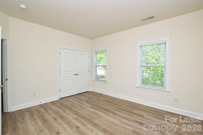 Building Photo - 9020 Ladys Secret Dr