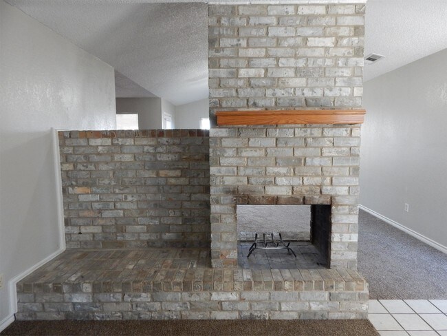 Building Photo - 4503 River Oaks Dr
