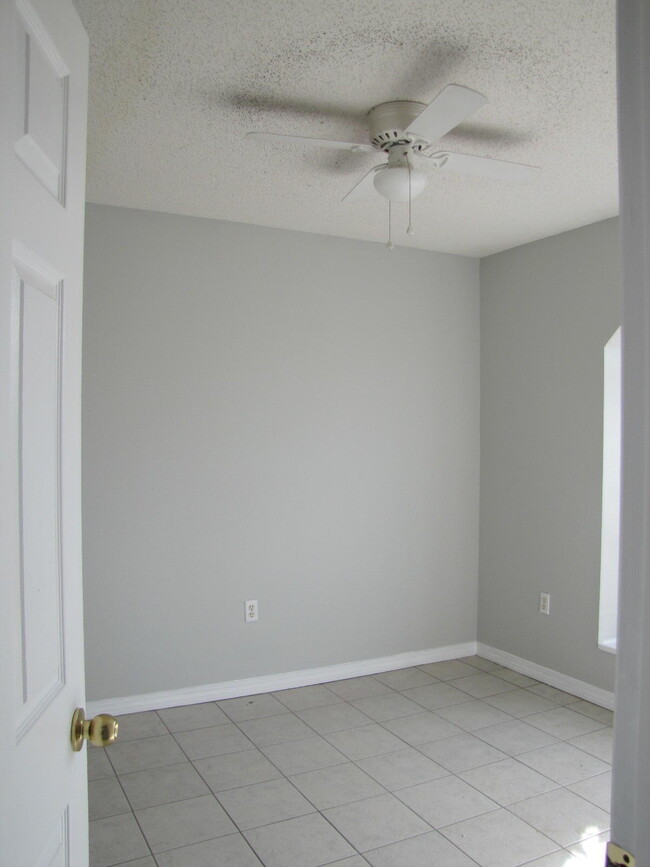 Building Photo - 2809 Geronimo Dr