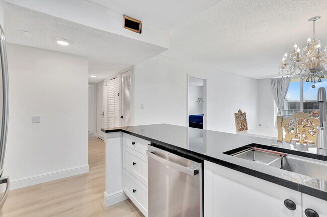 Building Photo - 3540 S Ocean Blvd