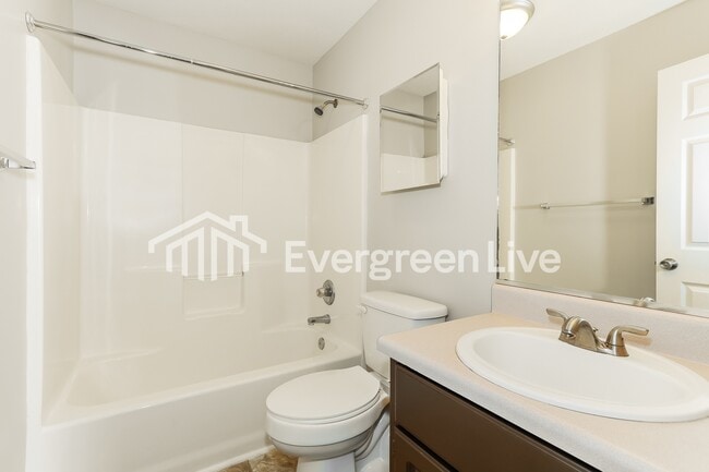 Building Photo - 2621 National Woods Dr