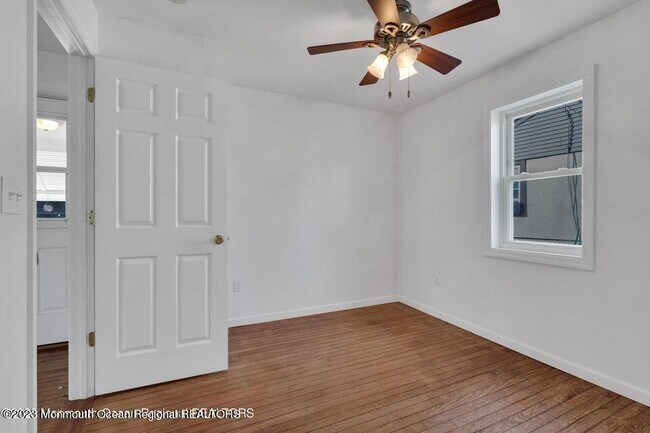 Building Photo - 1708 Lake Dr