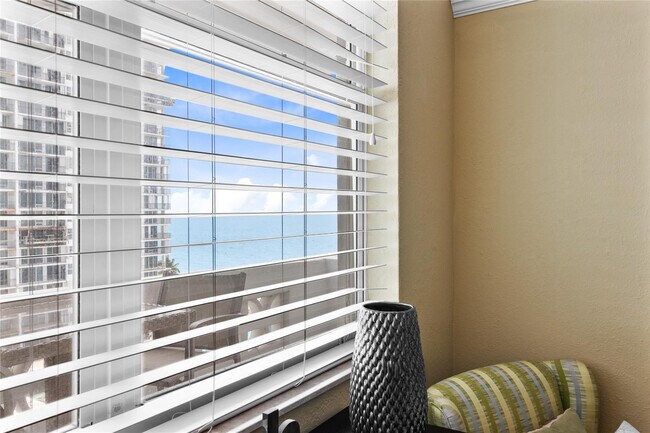 Building Photo - 4250 Galt Ocean Dr