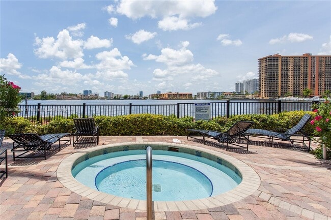 Building Photo - 17145 N Bay Rd