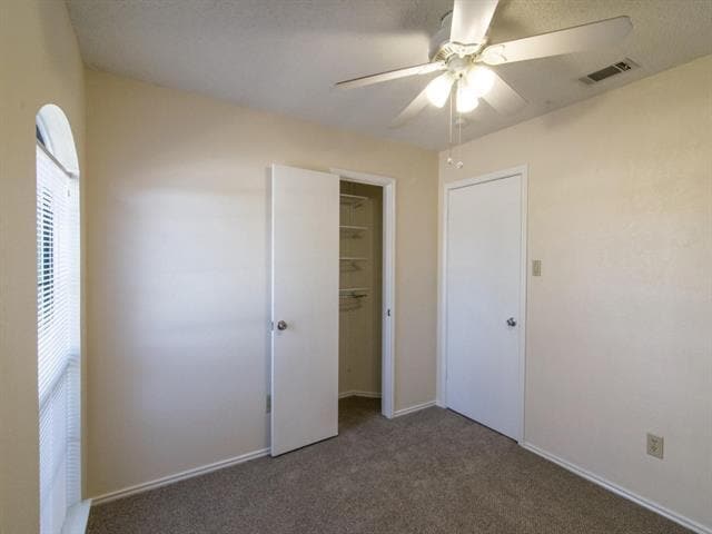 Building Photo - 1520 Mayflower Dr