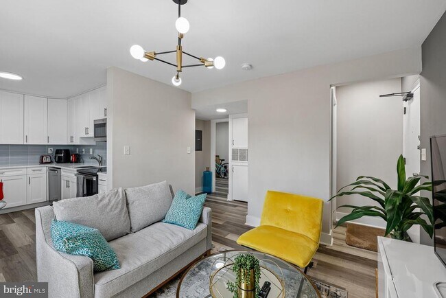 Building Photo - 2107 Fort Davis St SE