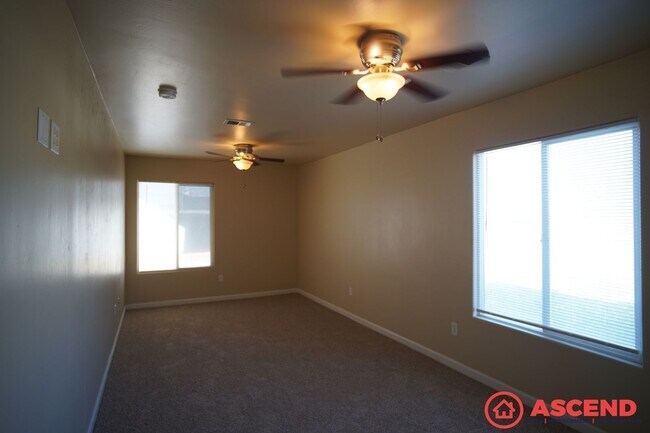 Building Photo - 5305 Pine Grove Ct