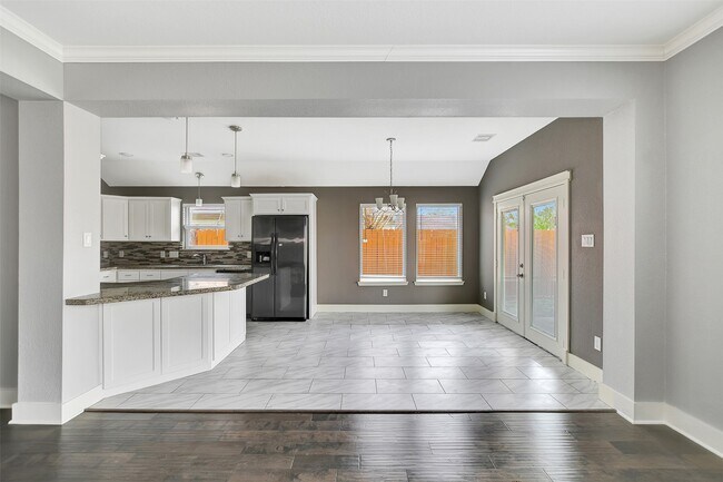 Building Photo - 315 Tilden Dr